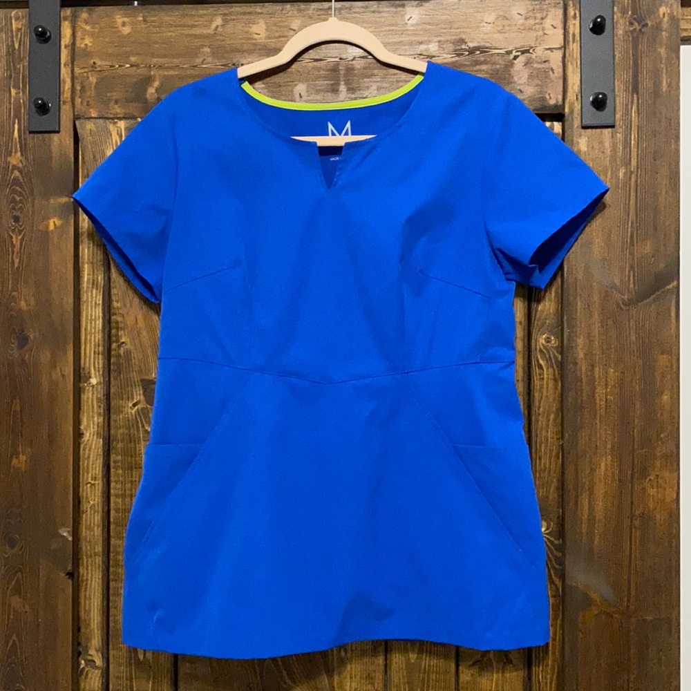 MEDELITA WOMEN'S ROYAL BLUE HORIZON SCRUB TOP - SIZE MEDIUM